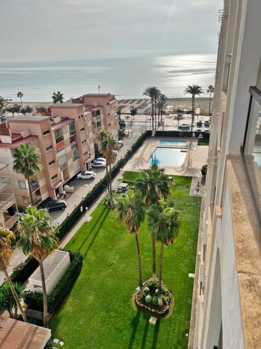 Bonito Atico En Primera Linea De Playa Con Piscina Fuengirola Exterior photo