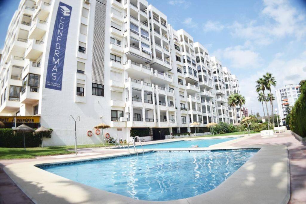 Bonito Atico En Primera Linea De Playa Con Piscina Fuengirola Exterior photo
